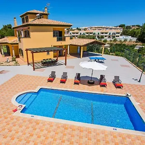 villa-nincha.hotelaalgarve.com/
